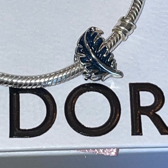 Authentic Pandora curved blue feather brand new sterling and shiny enamel - Picture 6 of 9